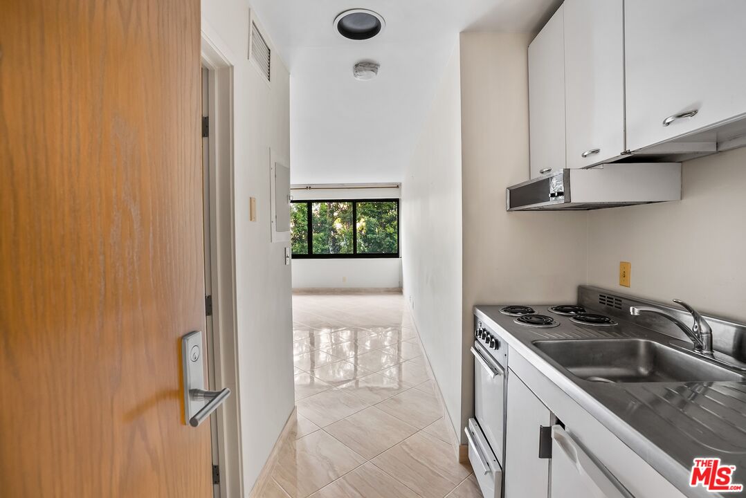 10560 Wilshire Blvd Unit: 205