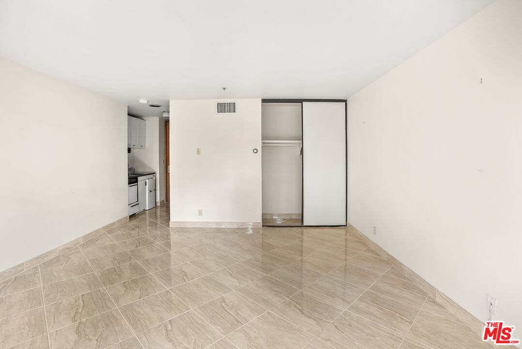 10560 Wilshire Blvd Unit: 205