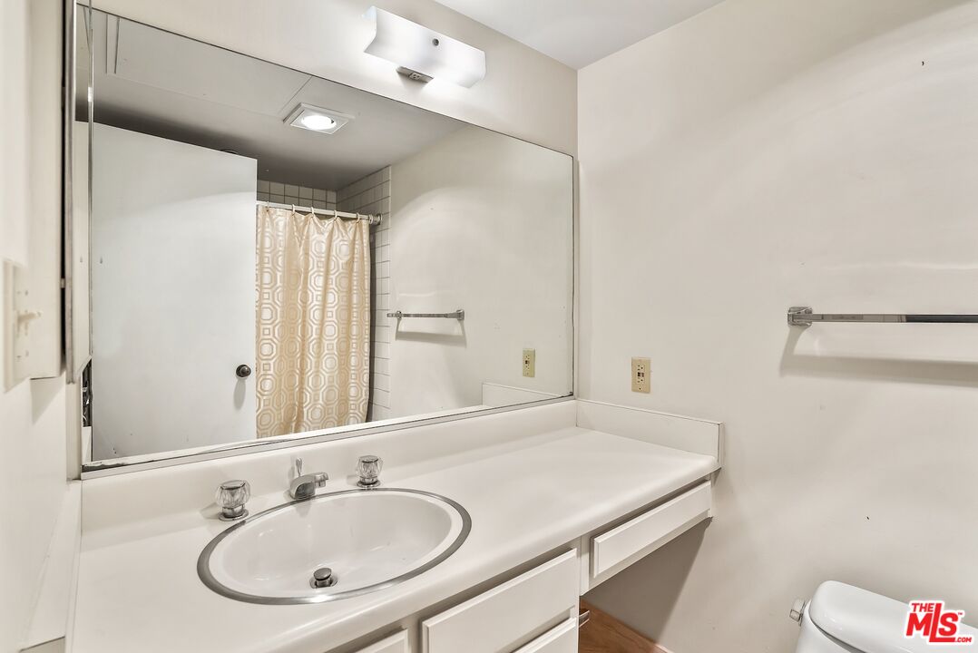 10560 Wilshire Blvd Unit: 205