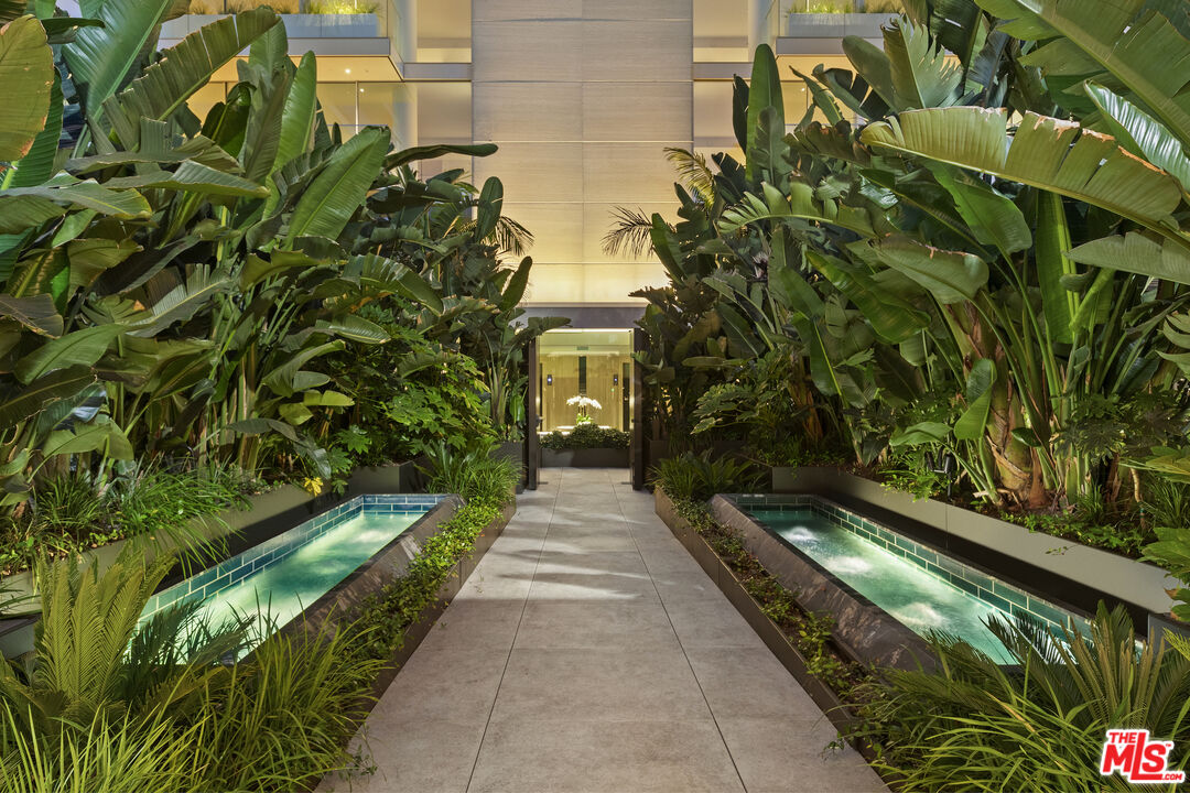 9200 Wilshire Blvd Unit: 206E