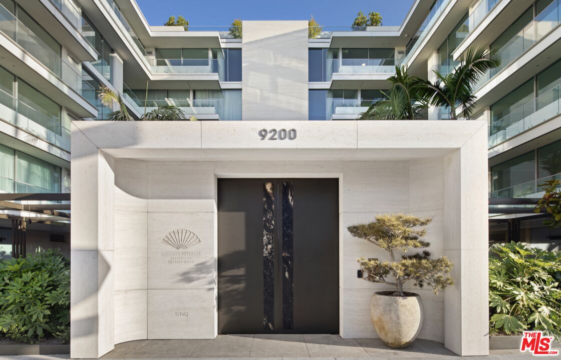 9200 Wilshire Blvd Unit: 206E