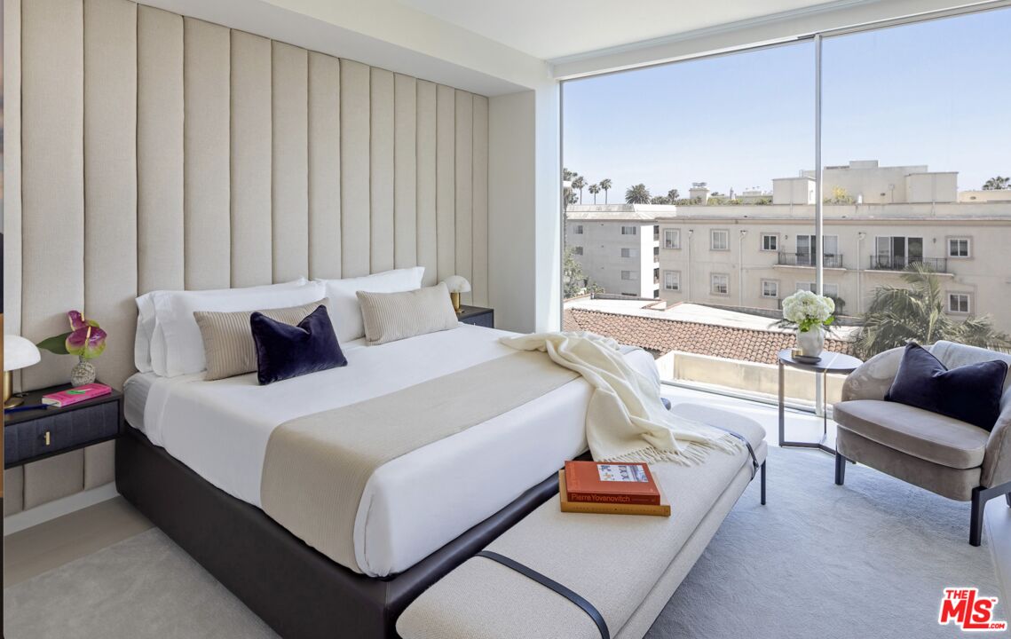 9200 Wilshire Blvd Unit: 206E