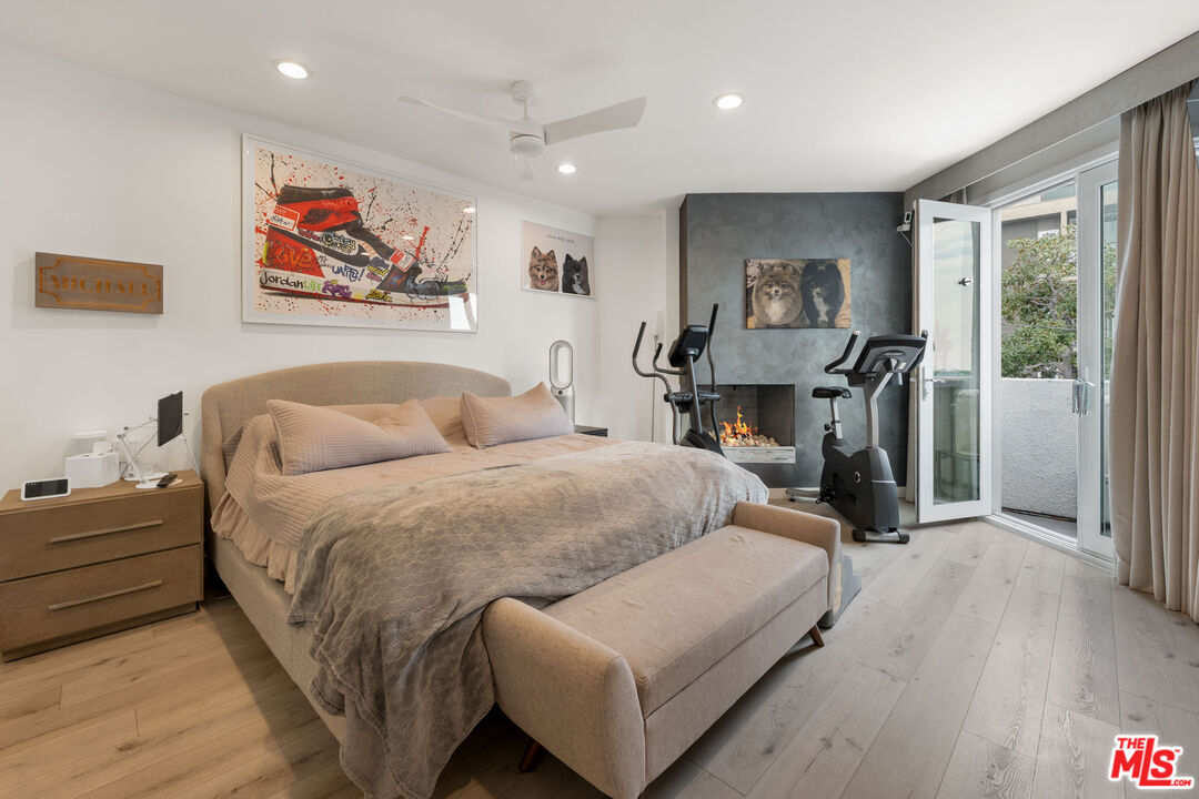 8601 W West Knoll Dr Unit: 5