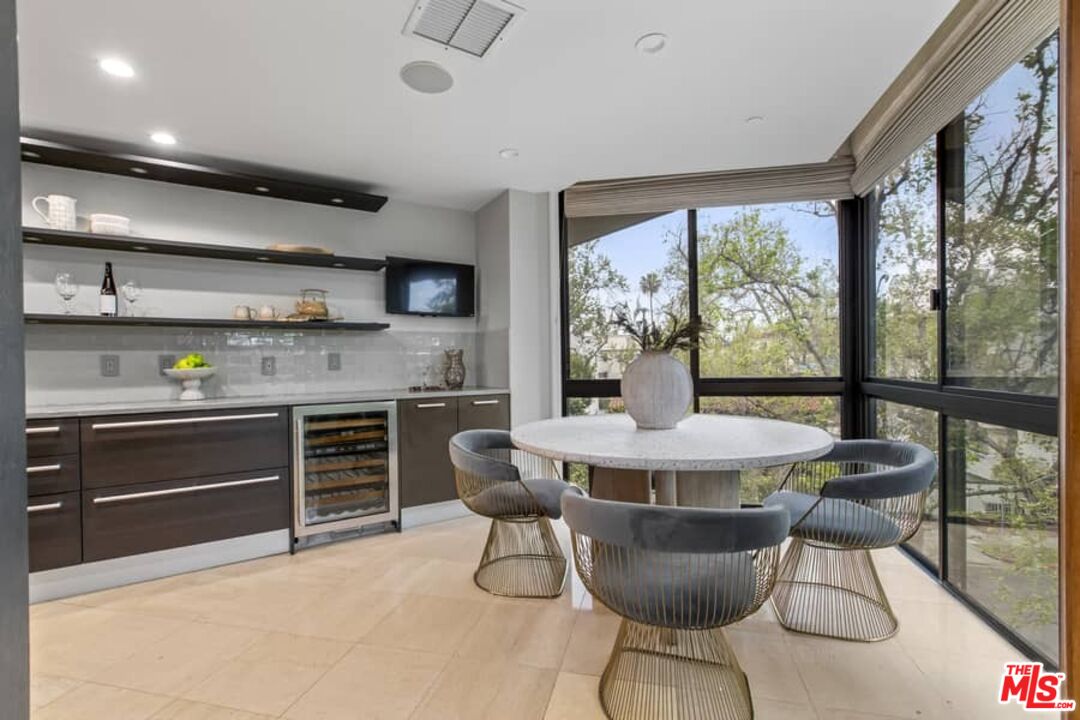 300 N Swall Dr Unit: 305