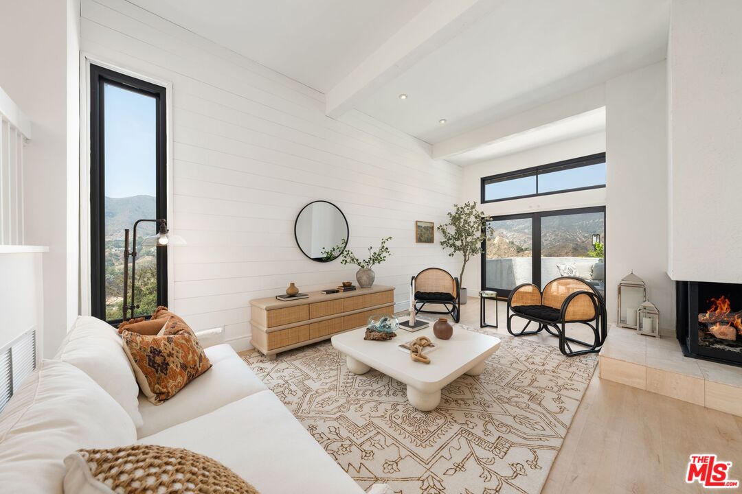 1663 Michael Ln
