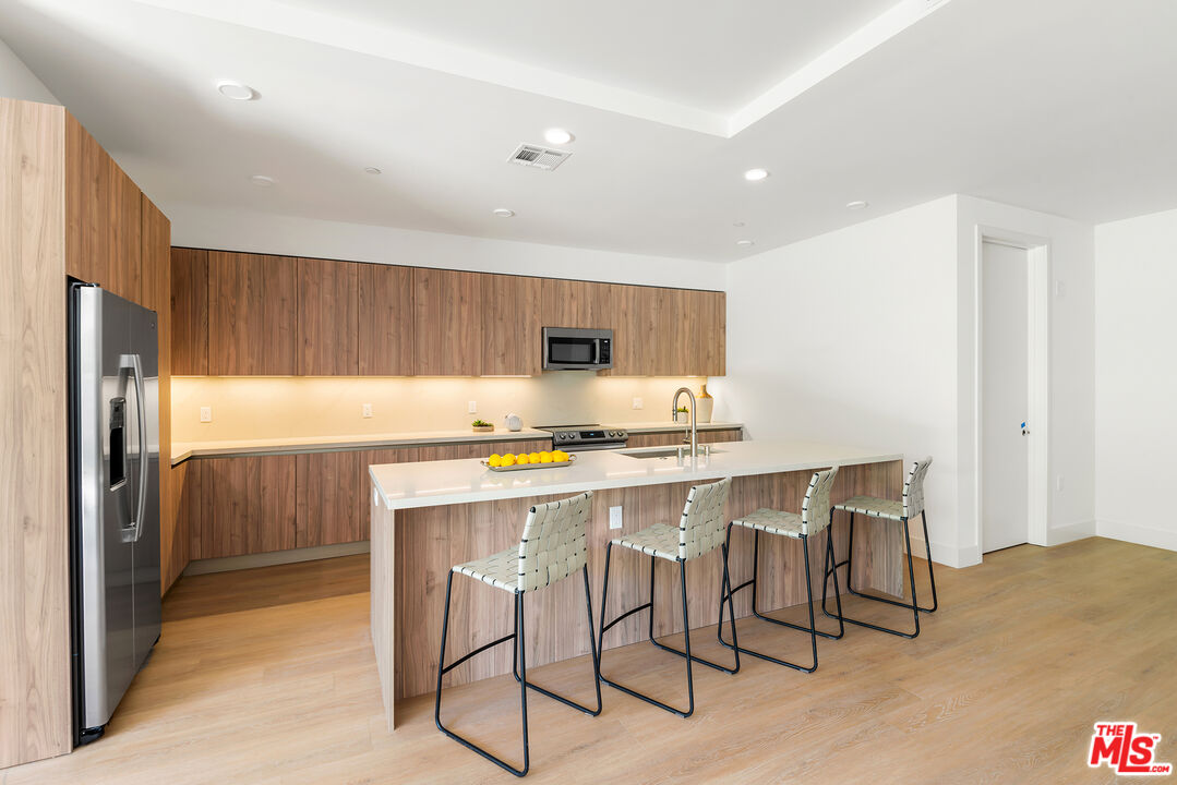 3657 Regal Pl Unit: 3659