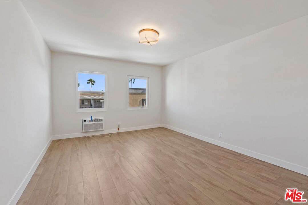 1250 N Crescent Heights Blvd Unit: 2