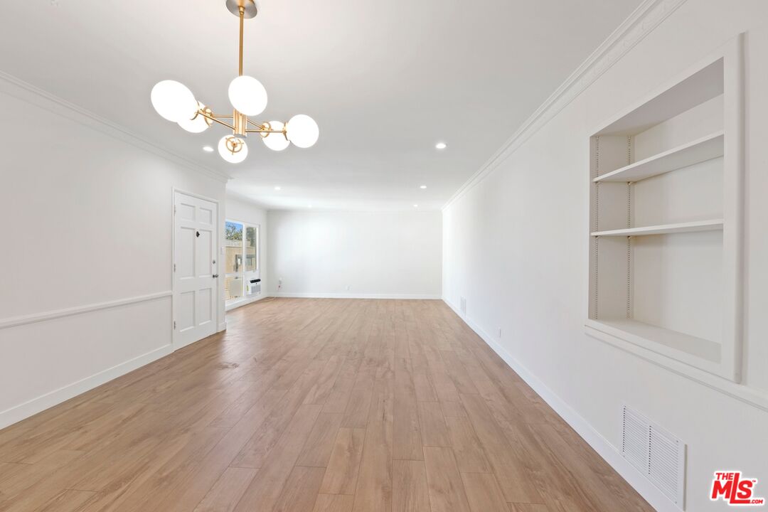 1250 N Crescent Heights Blvd Unit: 2