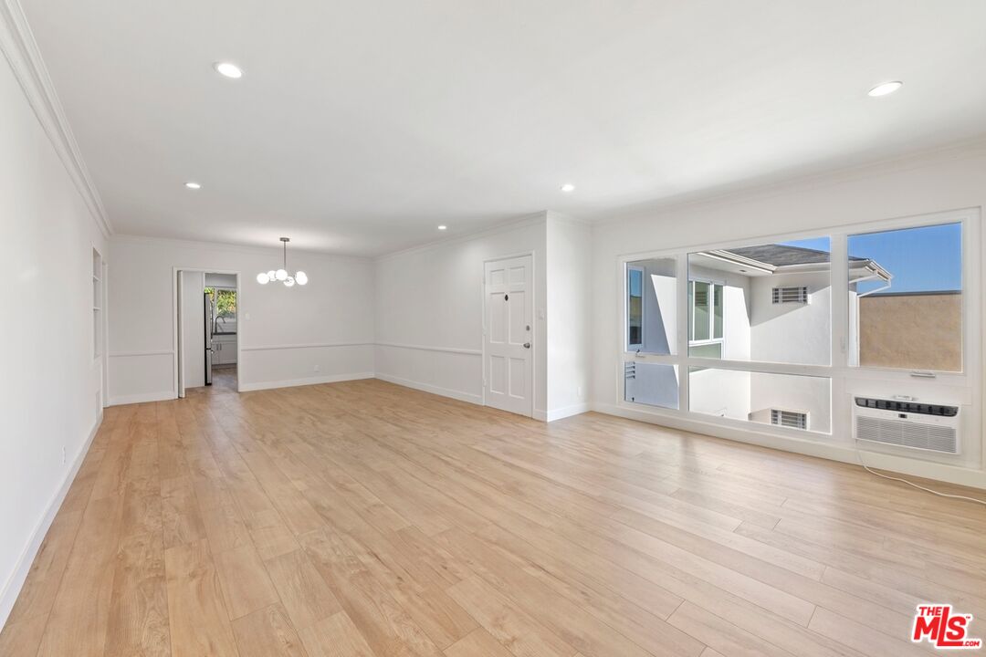 1250 N Crescent Heights Blvd Unit: 2