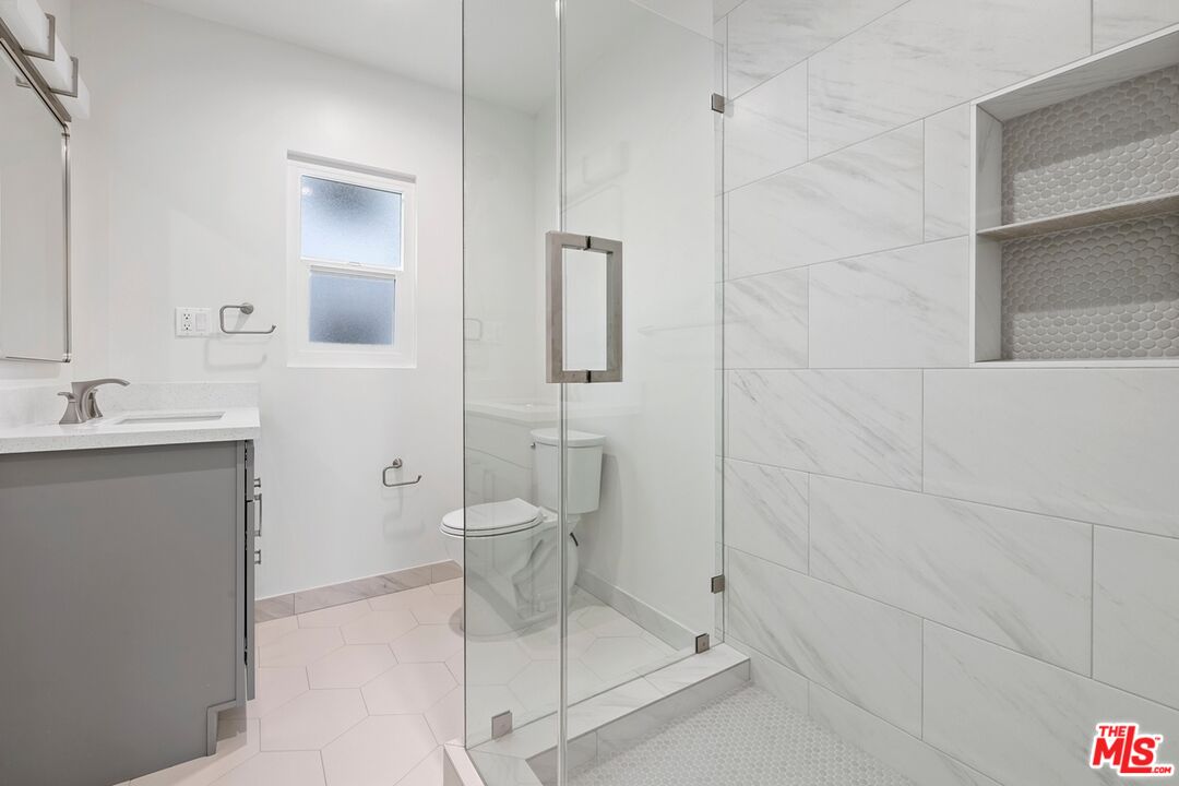 1250 N Crescent Heights Blvd Unit: 2