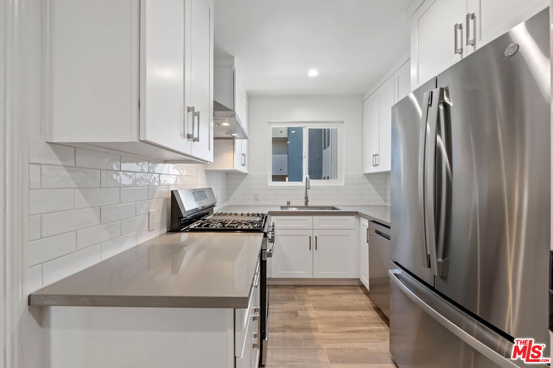 1250 N Crescent Heights Blvd Unit: 2