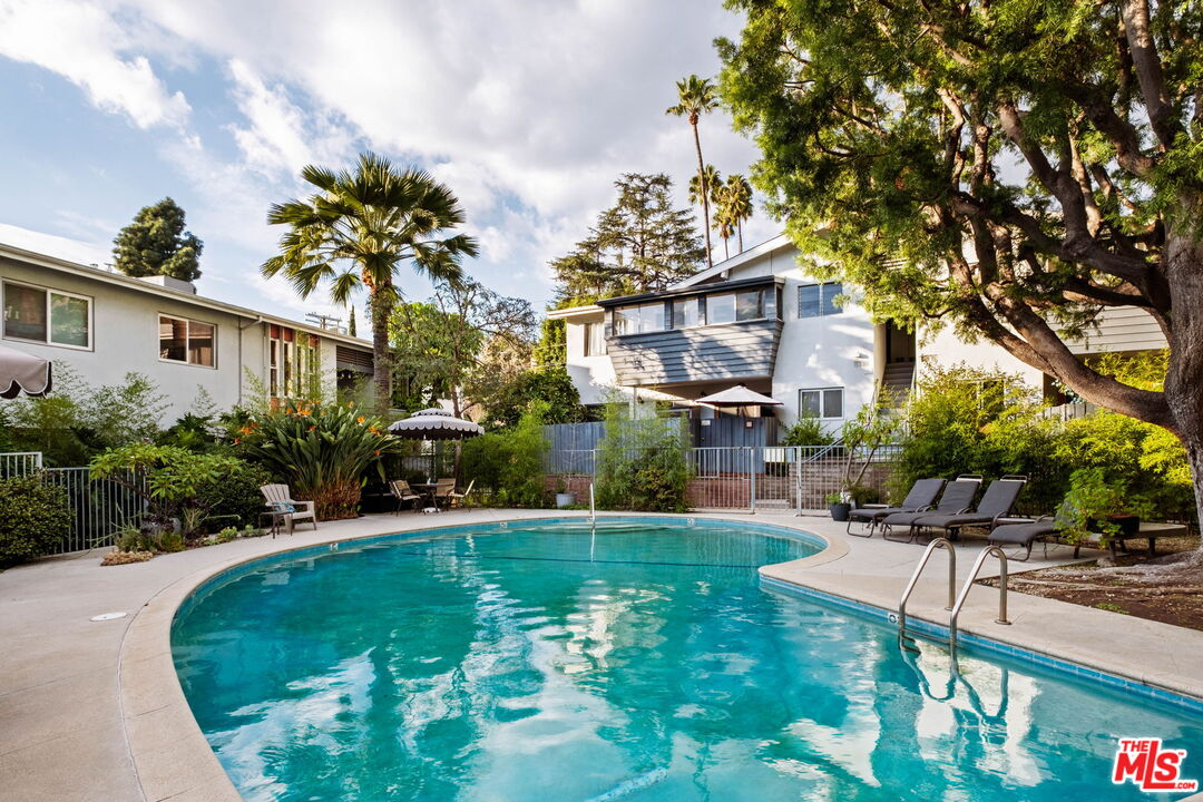 6400 Primrose Ave Unit: 5