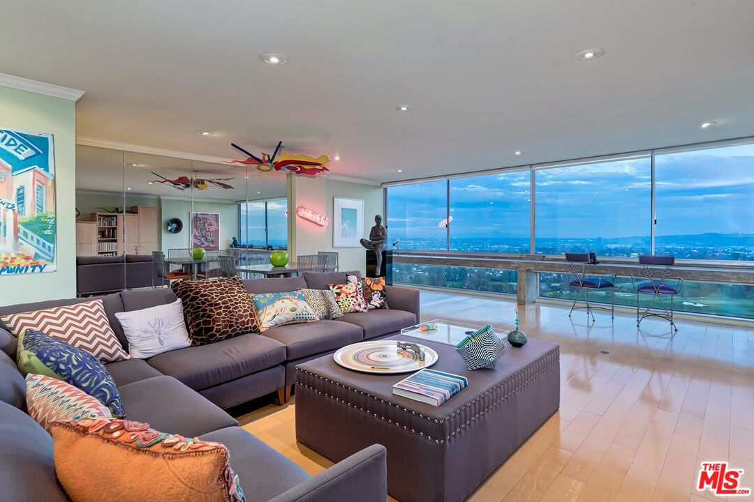 2220 Avenue Of The Stars Unit: 1706