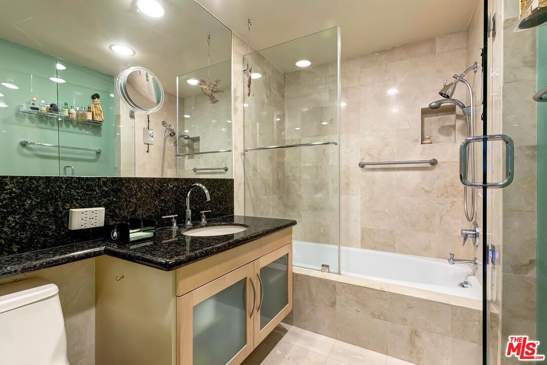 2220 Avenue Of The Stars Unit: 1706