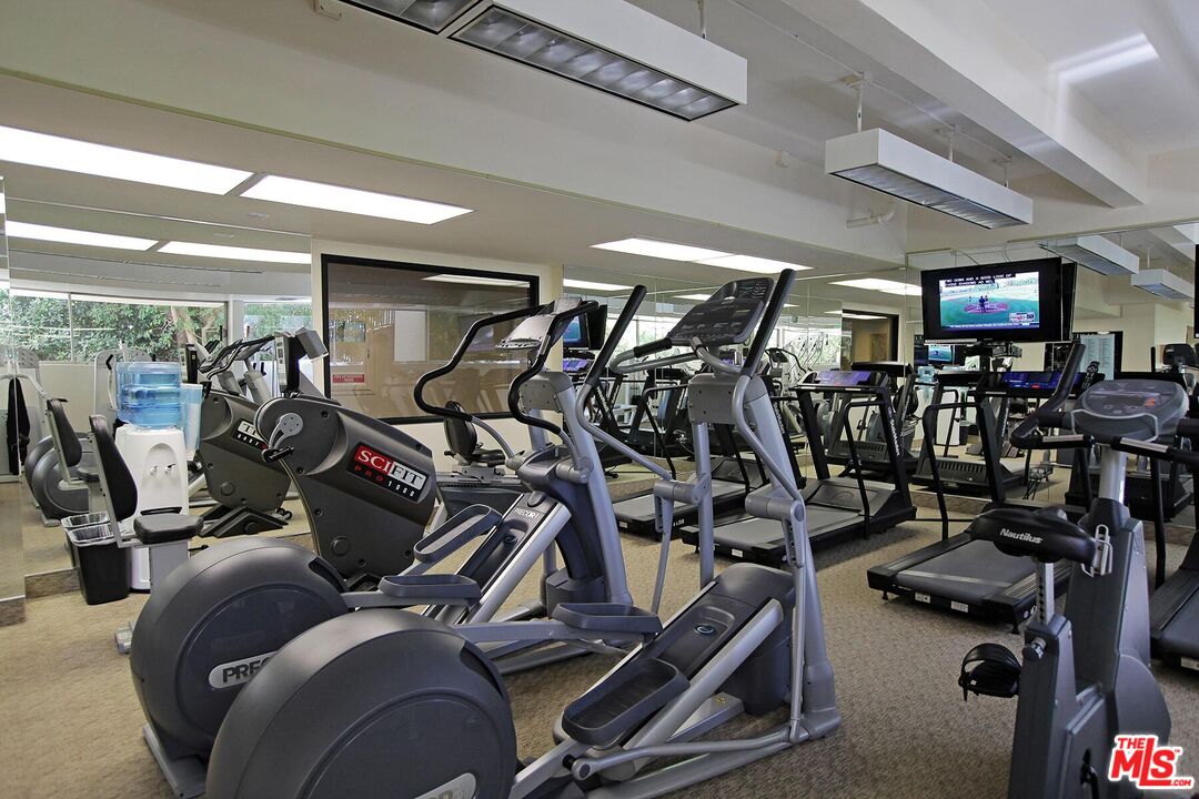 2220 Avenue Of The Stars Unit: 1706