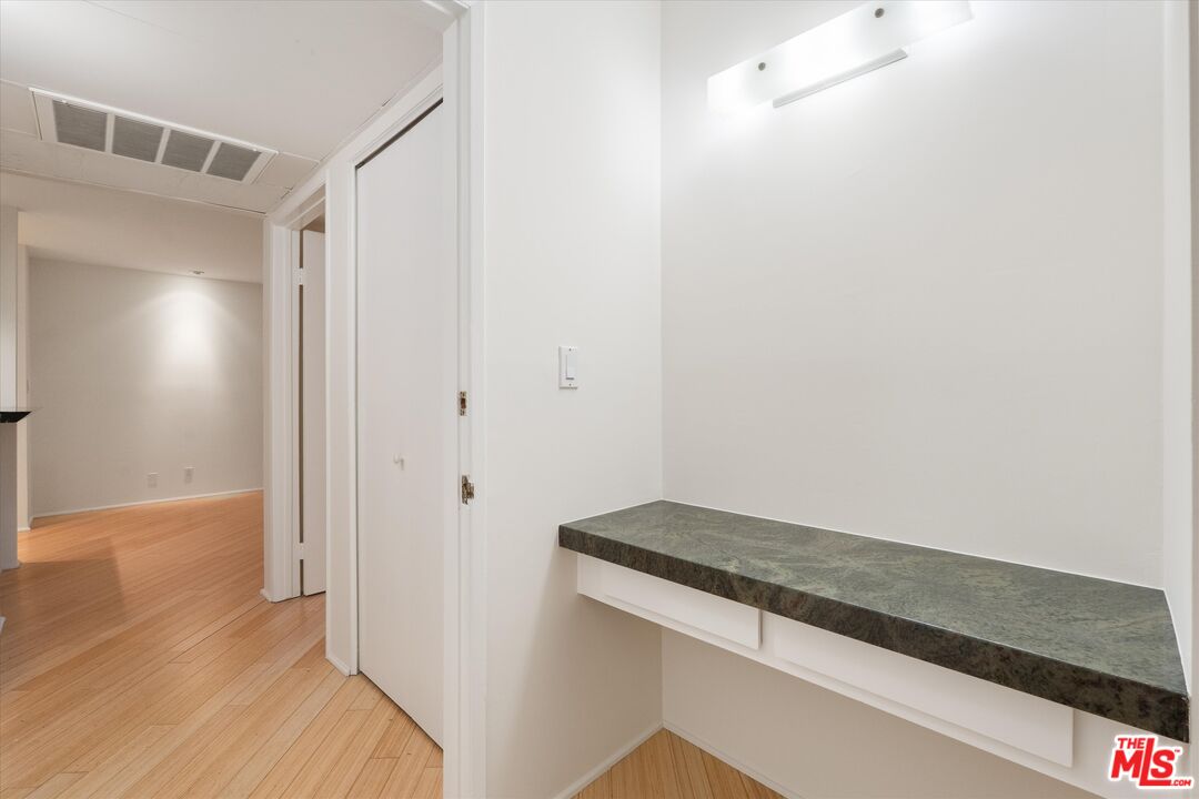 429 N Oakhurst Dr Unit: 203