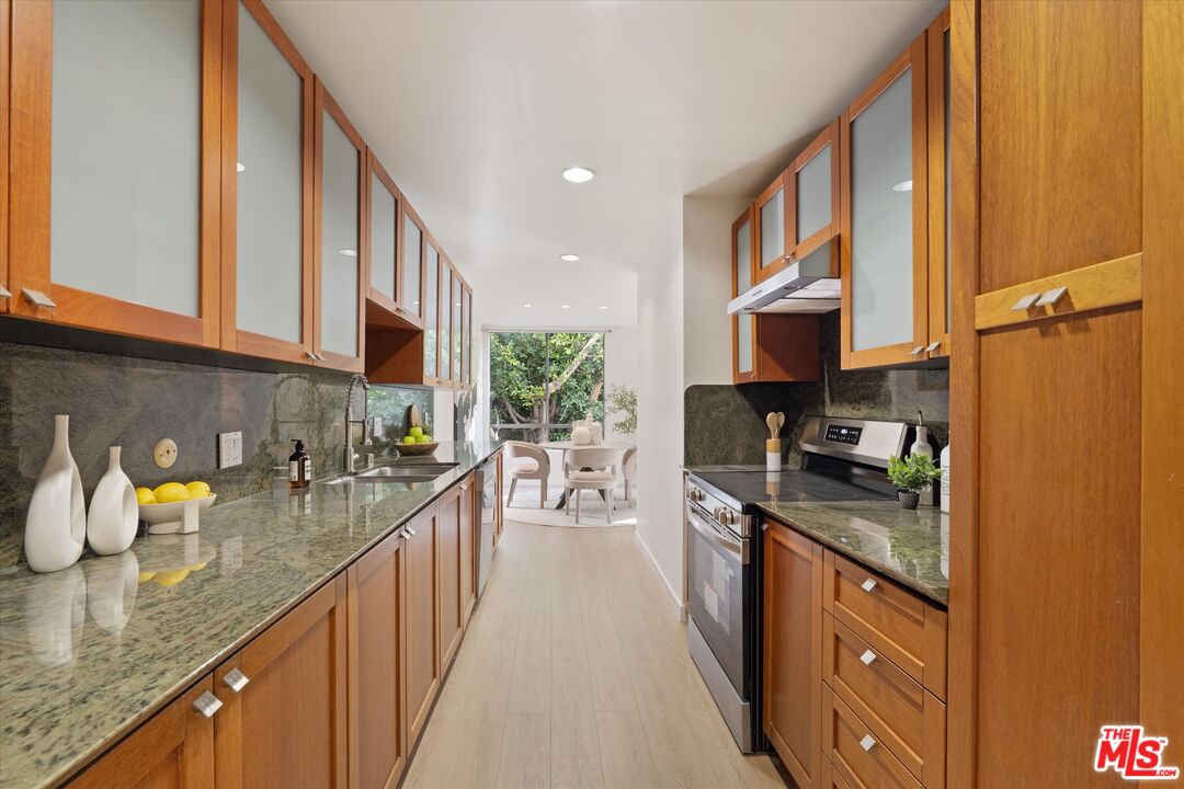 429 N Oakhurst Dr Unit: 203