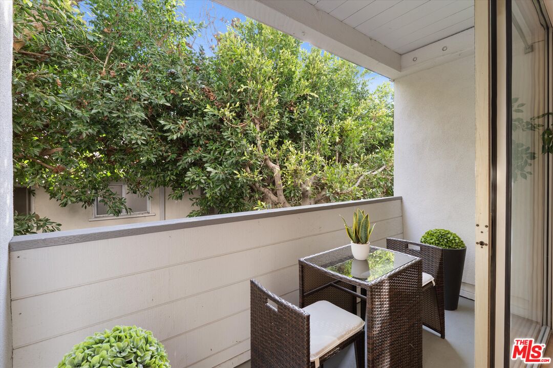 429 N Oakhurst Dr Unit: 203