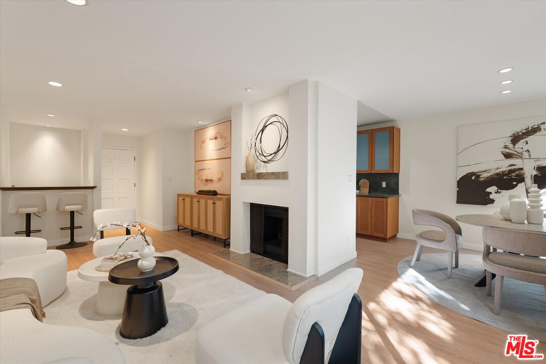 429 N Oakhurst Dr Unit: 203