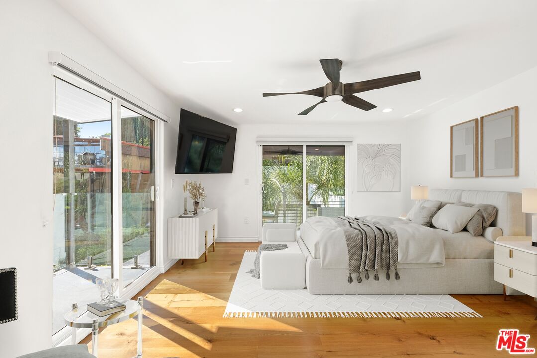 1788 N Orange Grove Ave