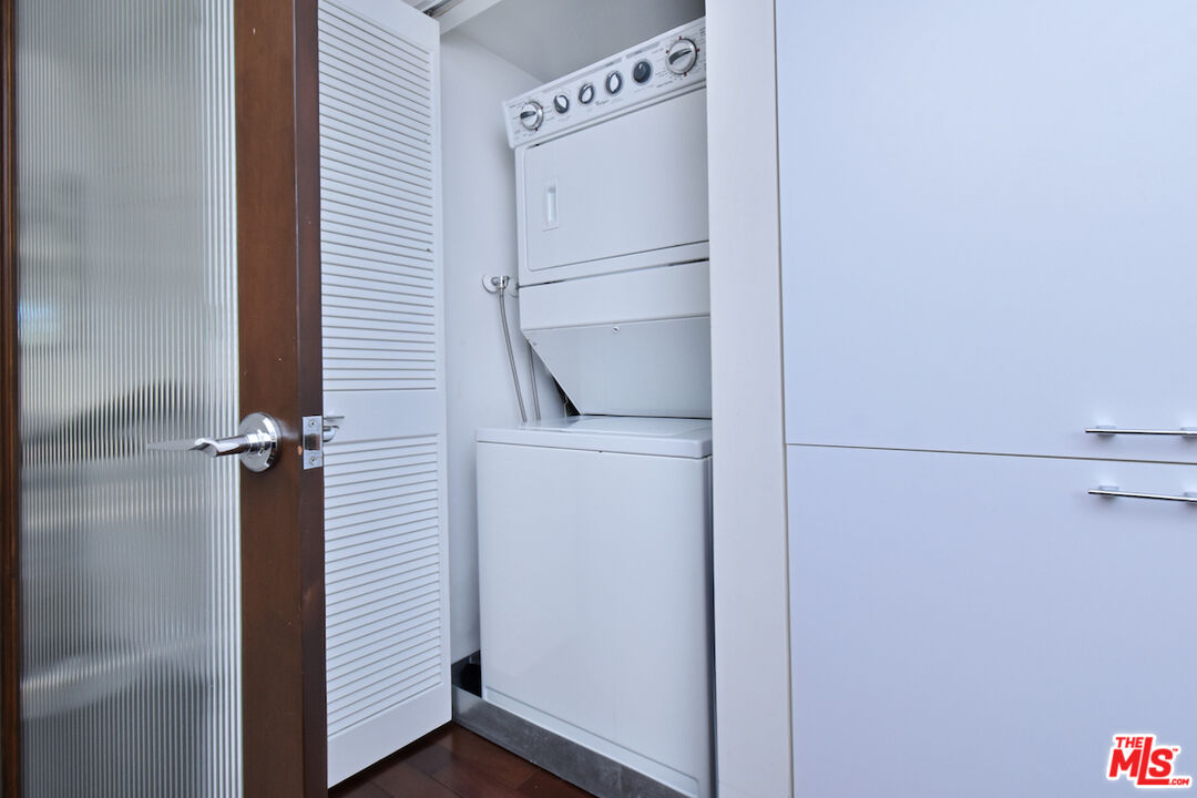 851 N Kings Rd Unit: 310