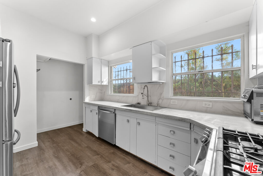 33 Wavecrest Ave Unit: 1