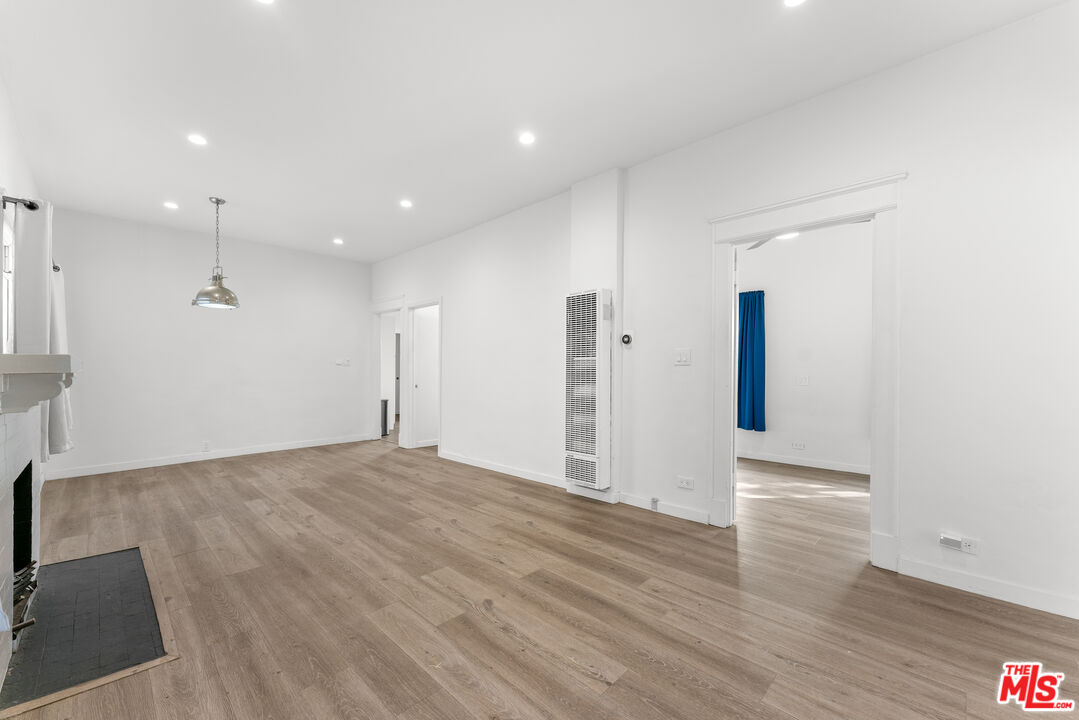 33 Wavecrest Ave Unit: 1