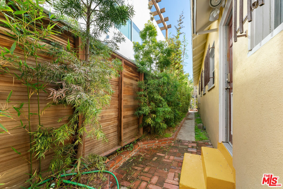 33 Wavecrest Ave Unit: 1