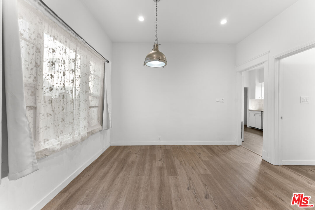 33 Wavecrest Ave Unit: 1