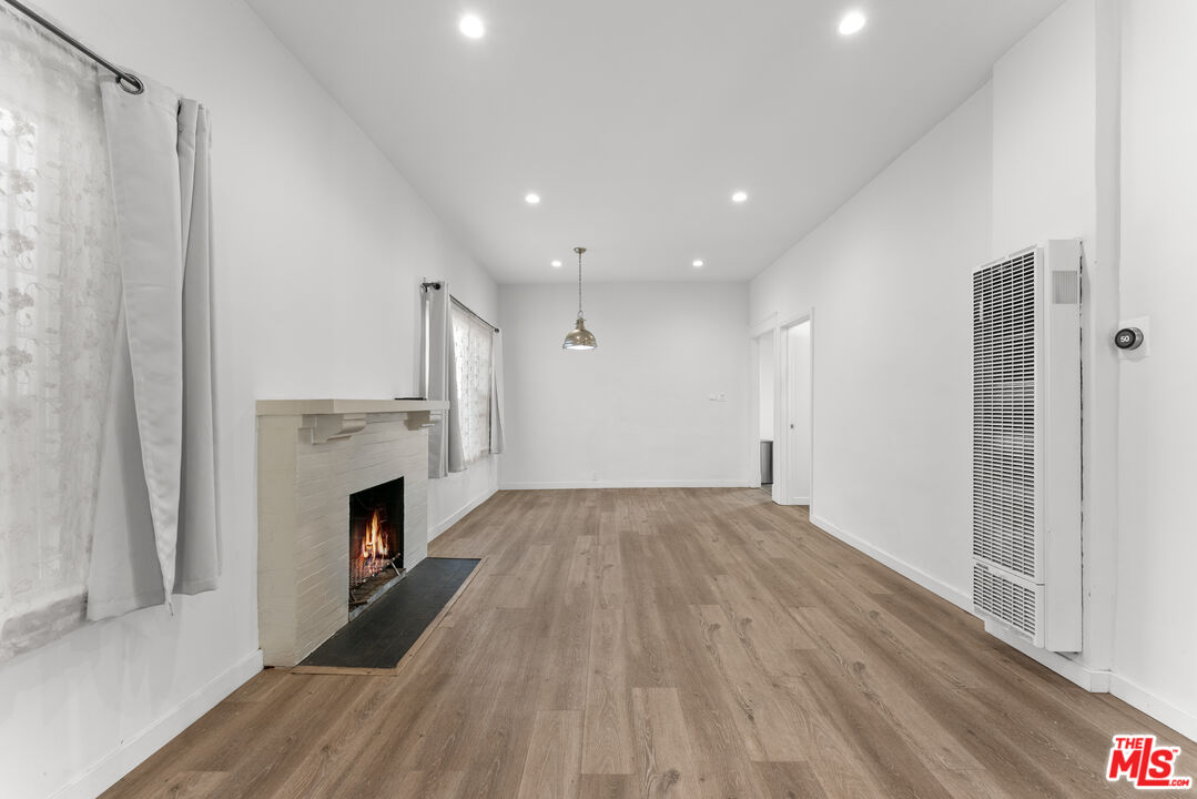 33 Wavecrest Ave Unit: 1