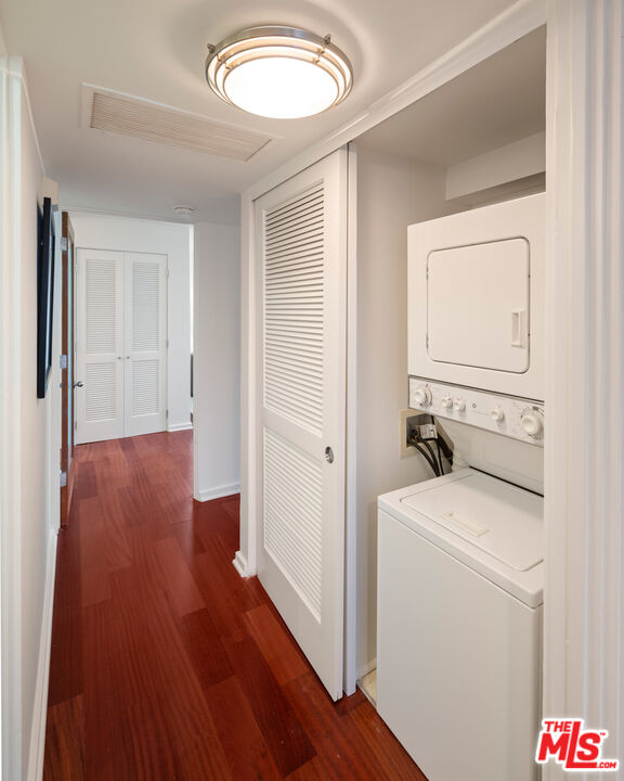 330 S Barrington Ave Unit: 307