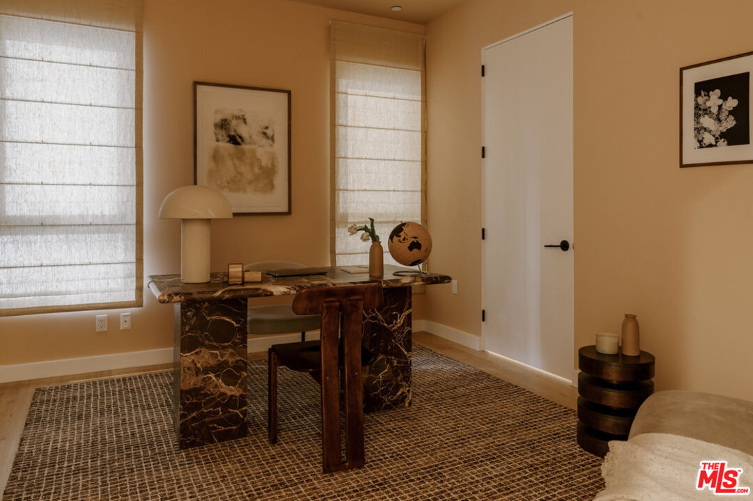 702 N Doheny Dr Unit: 302