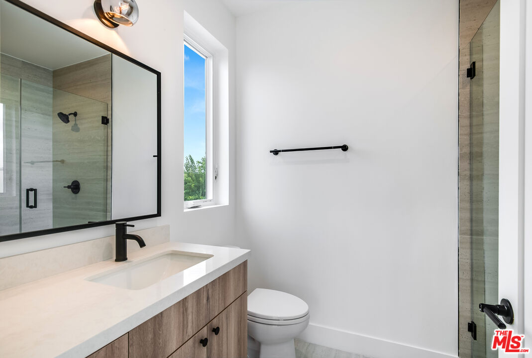 5319 Ben Ave Unit: 1