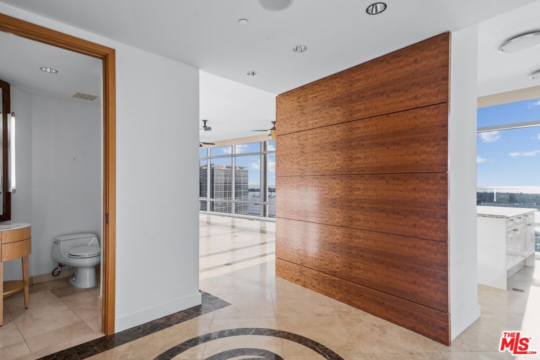 165 6th Ave Unit: 2803