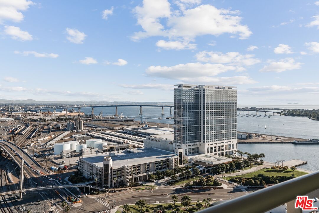 165 6th Ave Unit: 2803