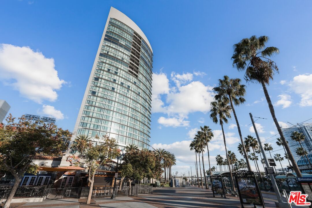 165 6th Ave Unit: 2803