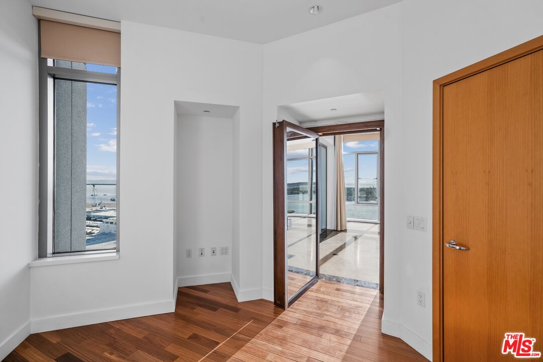 165 6th Ave Unit: 2803