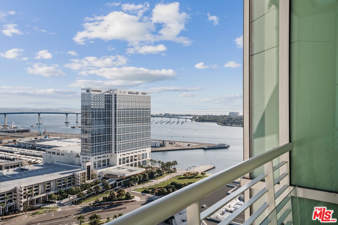 165 6th Ave Unit: 2803