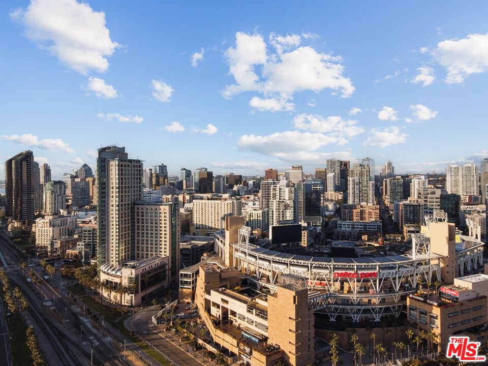 165 6th Ave Unit: 2803