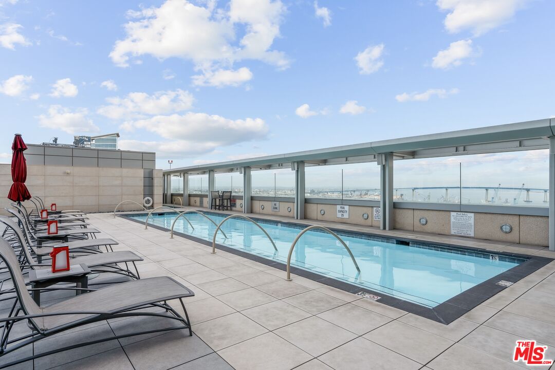 165 6th Ave Unit: 2803