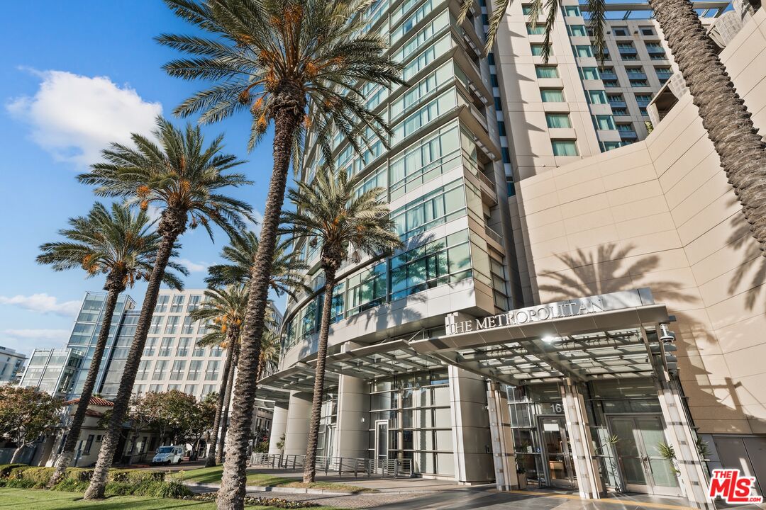 165 6th Ave Unit: 2803