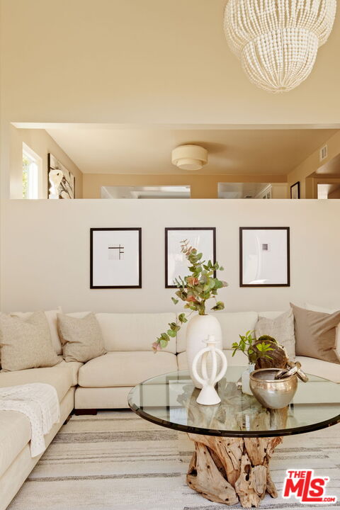 130 Marguerita Ave Unit: 13