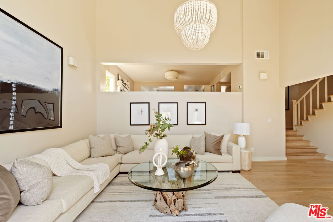 130 Marguerita Ave Unit: 13