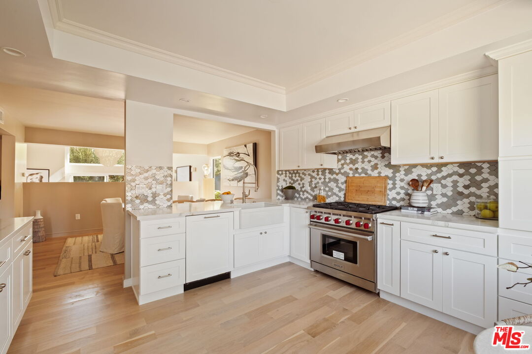 130 Marguerita Ave Unit: 13