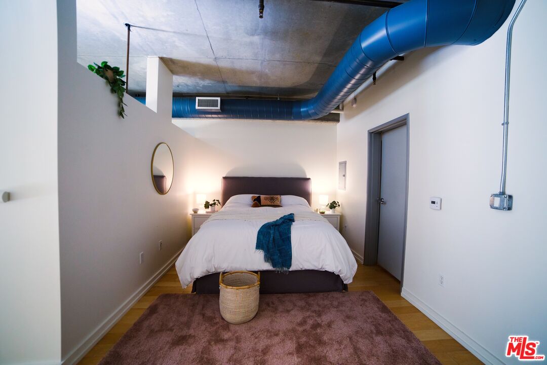 645 W 9th St Unit: 237