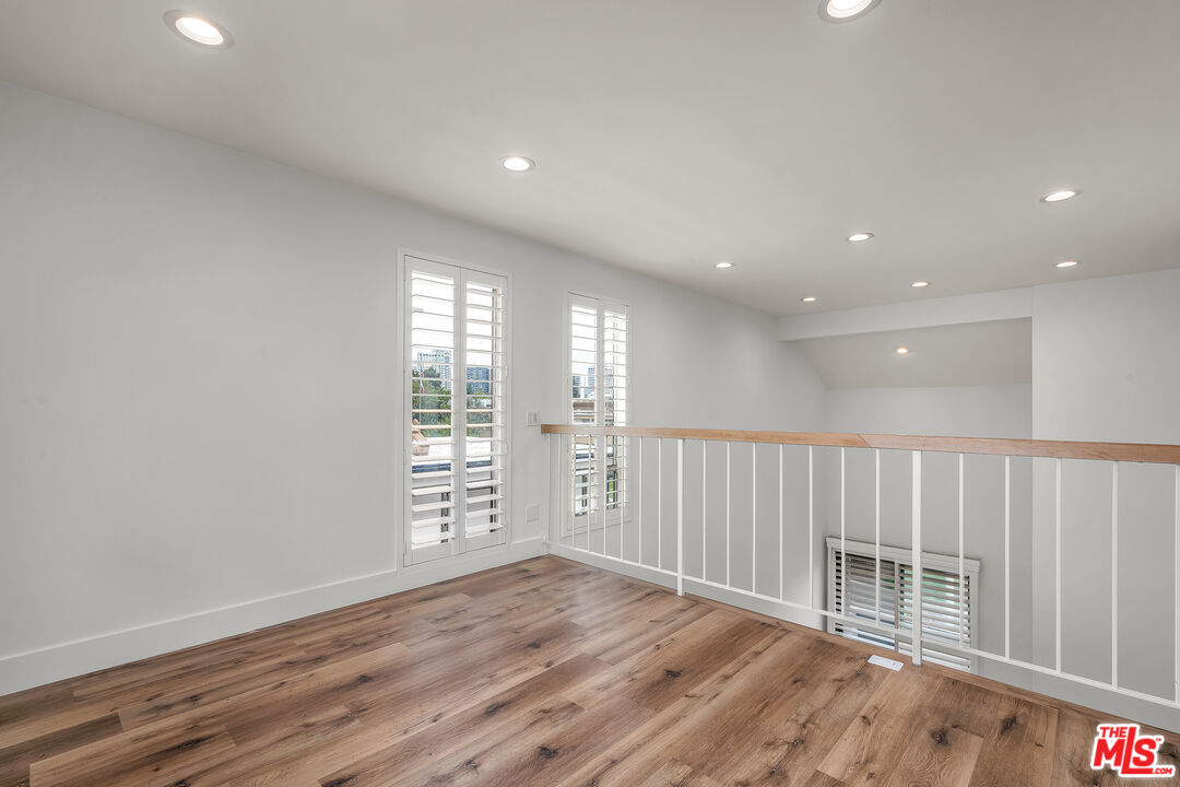 1655 Selby Ave Unit: 301