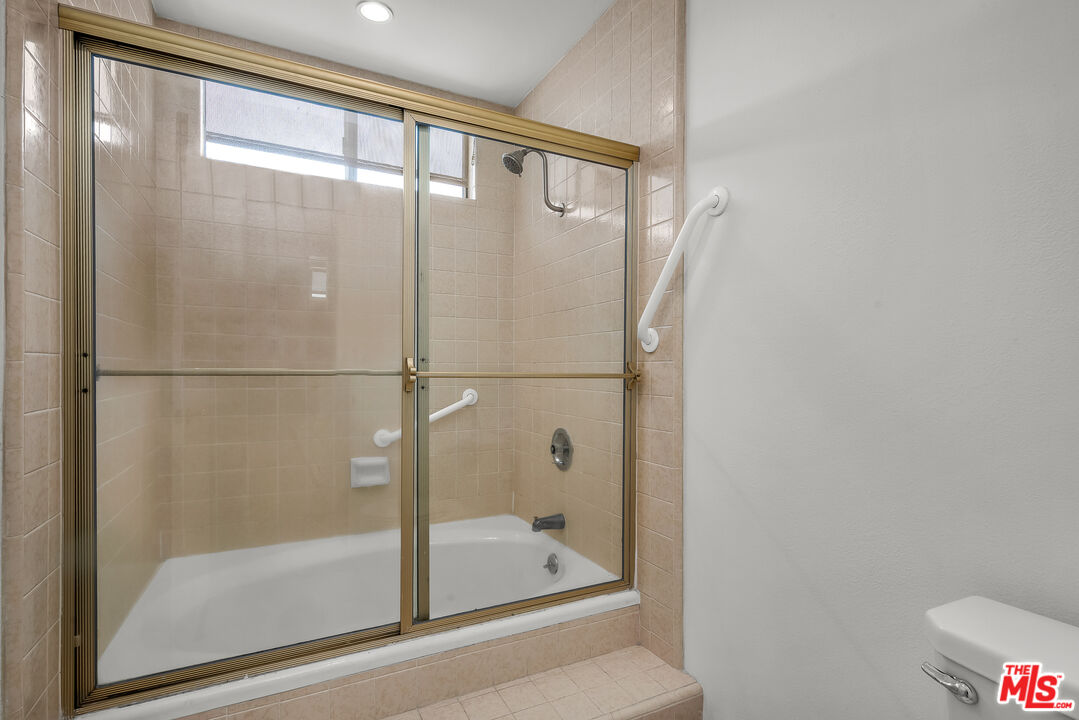 1655 Selby Ave Unit: 301