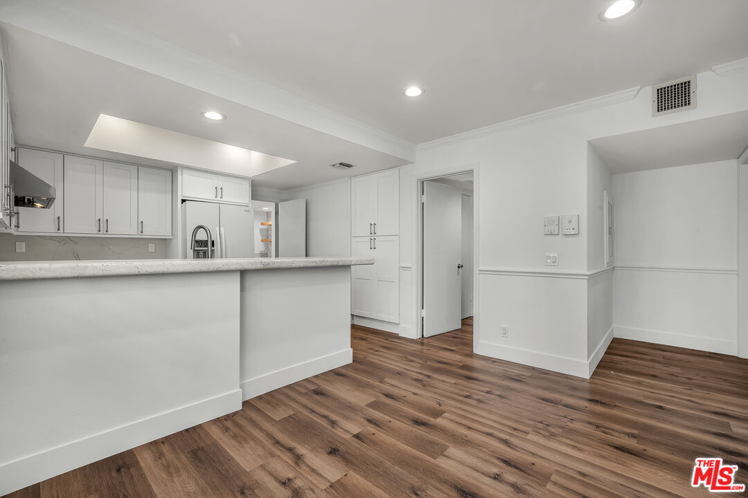 1655 Selby Ave Unit: 301