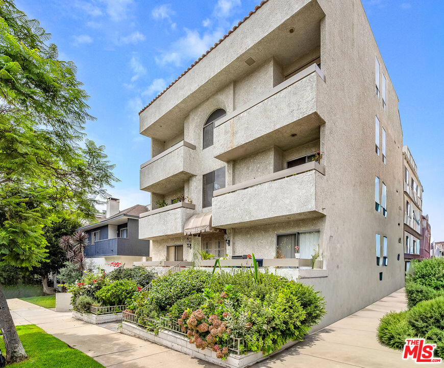 1655 Selby Ave Unit: 301