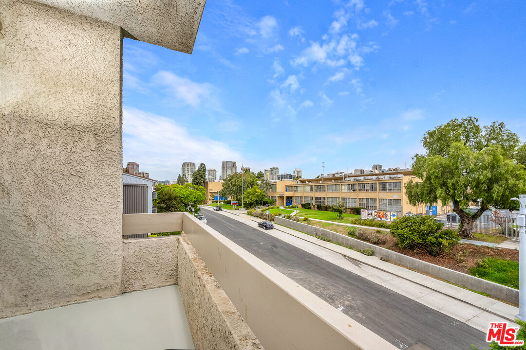 1655 Selby Ave Unit: 301